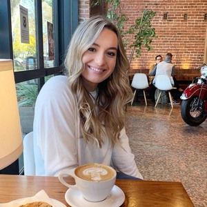 Meet your Posher, Eva